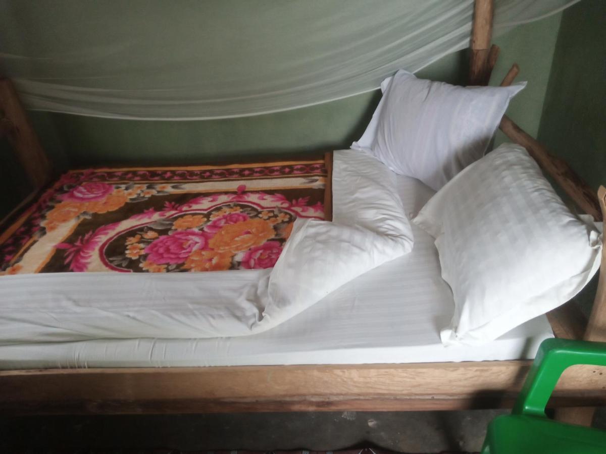 Lake Lyantonde Eco Campsite Original Fort Portal Екстериор снимка